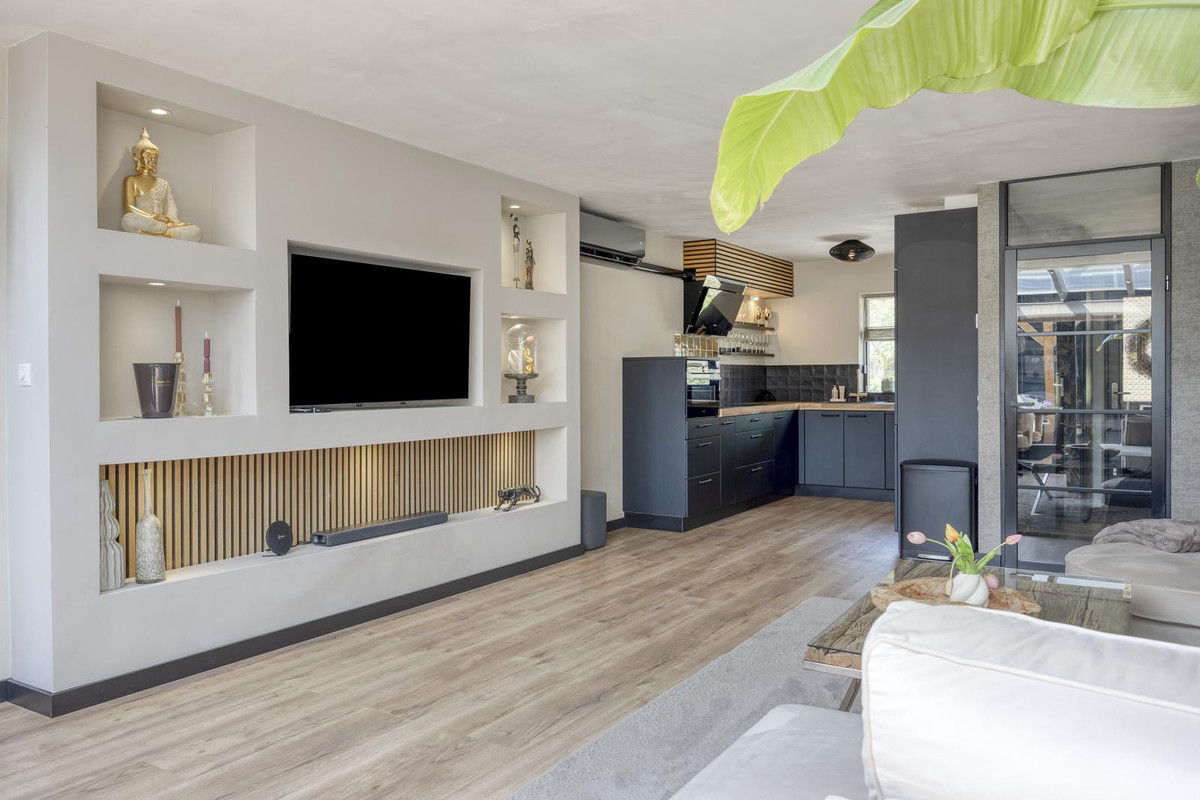 Tussenwoning te koop: Oudlaan 28, Naaldwijk