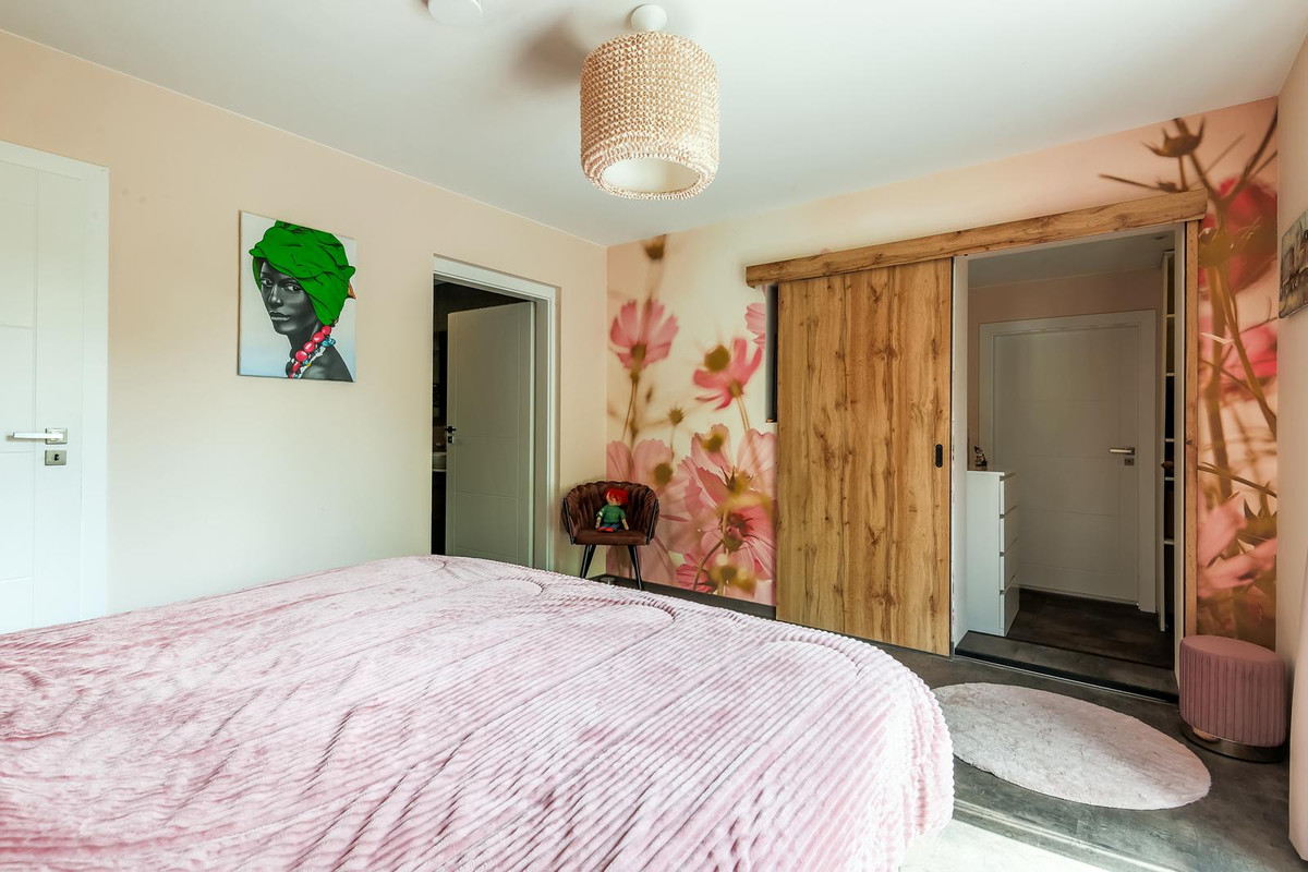 Vrijstaande woning te koop: Amaroqweg 87, Almere