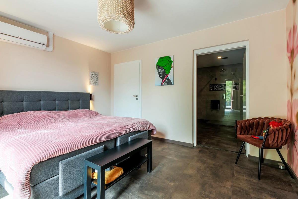 Vrijstaande woning te koop: Amaroqweg 87, Almere