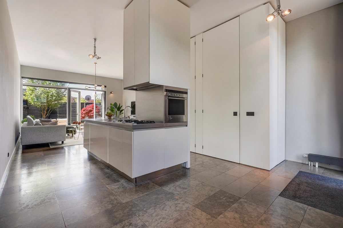 Tussenwoning te koop: Laan van Wateringse Veld 1571, 'S-Gravenhage