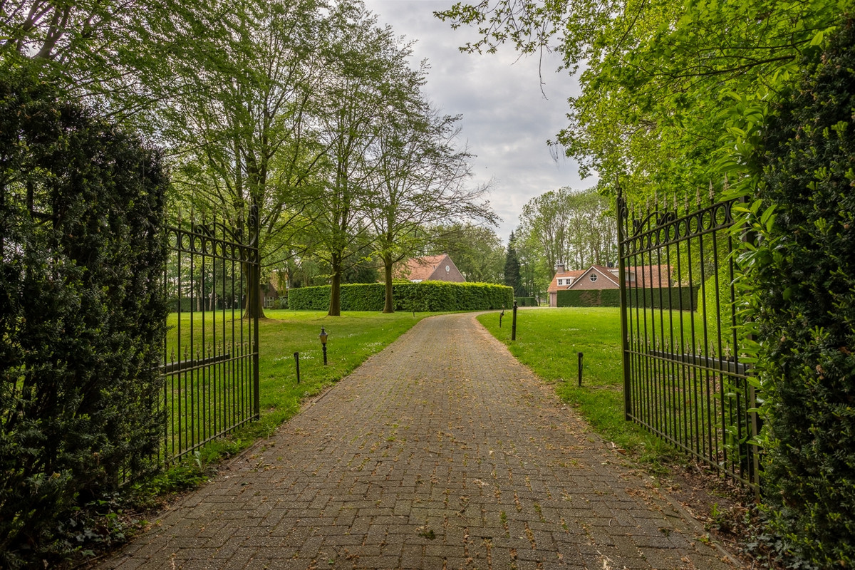 Woning te koop: Weststraat 2, Wouwse Plantage