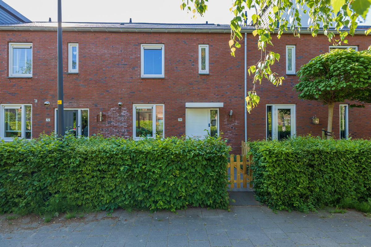 Tussenwoning te koop: Henri Didonweg 74, Hoofddorp