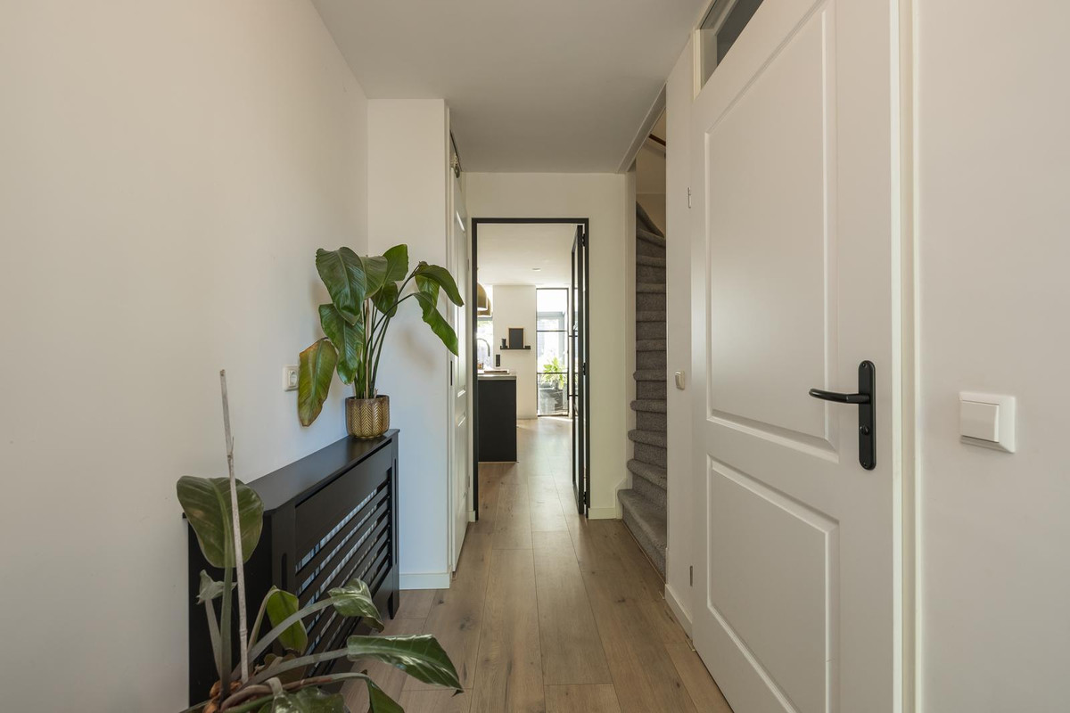 Tussenwoning te koop: Henri Didonweg 74, Hoofddorp
