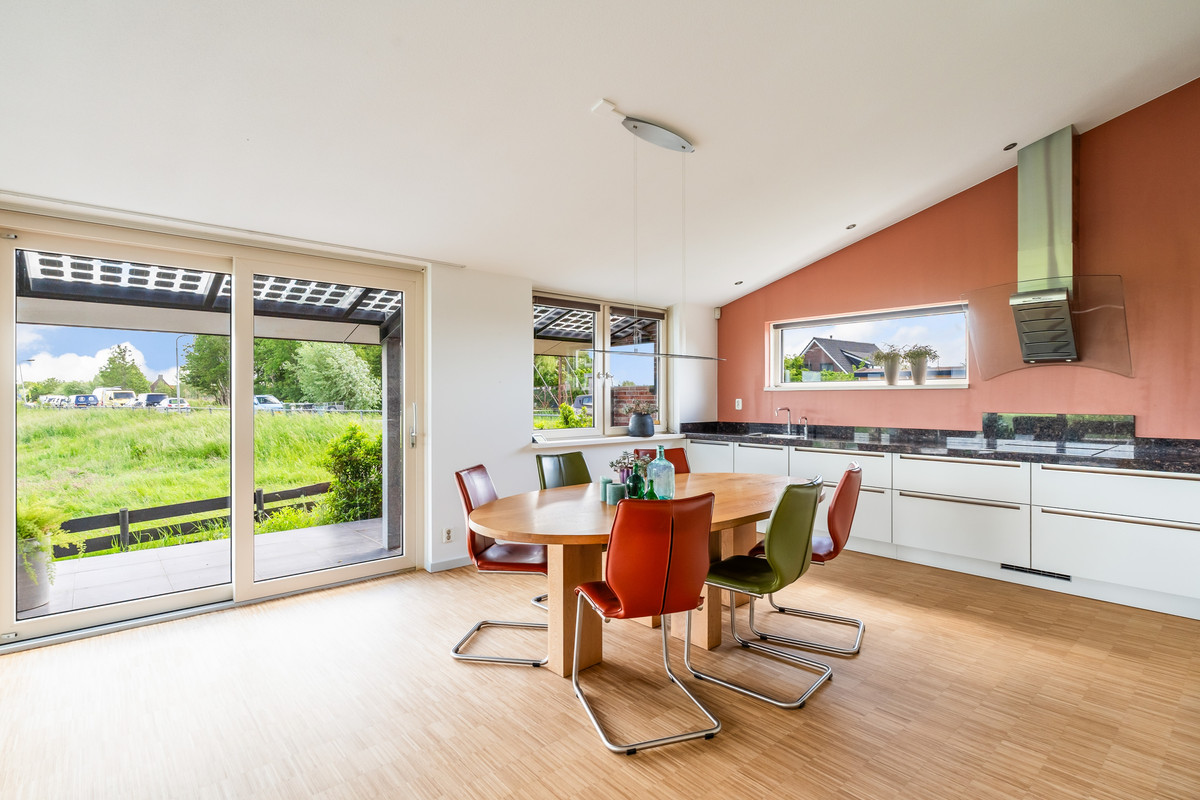 Vrijstaande woning te koop: Veenderdijk 3A, Rijpwetering