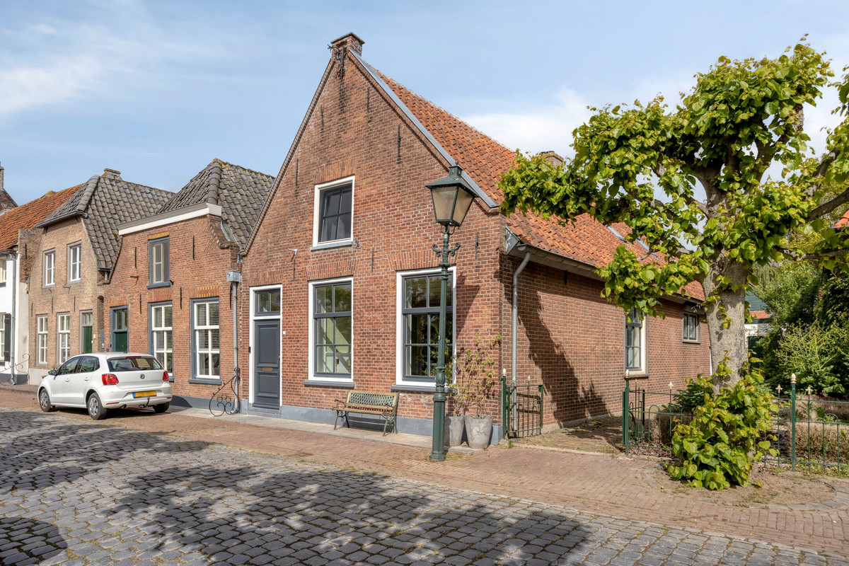 Twee-onder-één-kap te koop: Dr. Baptiststraat 37, Megen
