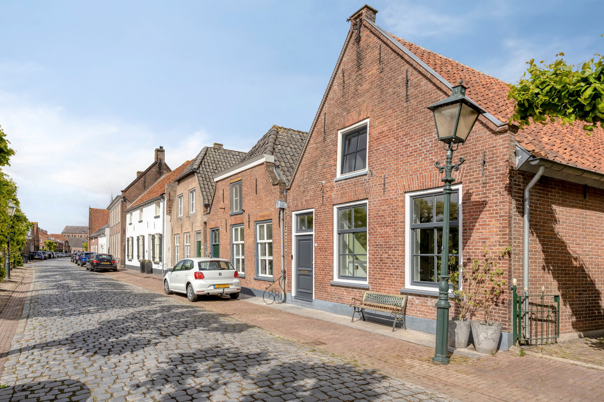 Twee-onder-één-kap te koop: Dr. Baptiststraat 37, Megen