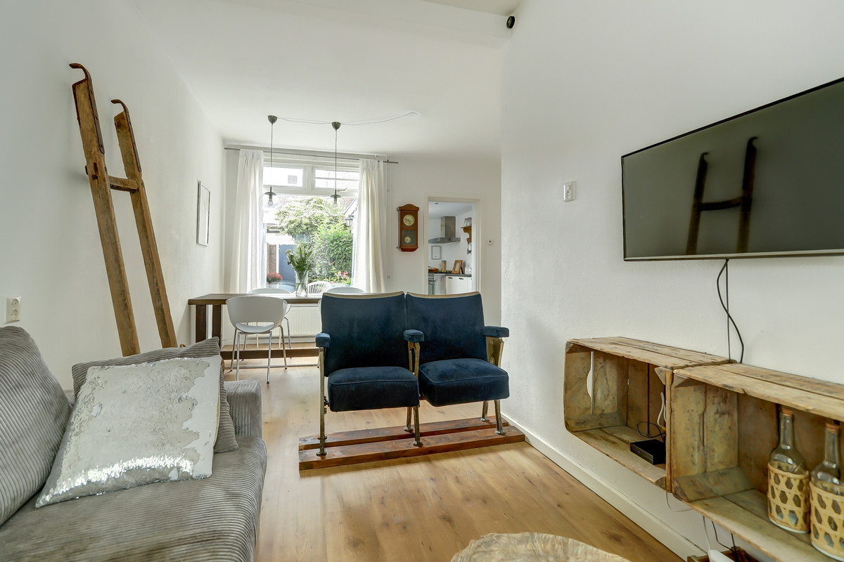 Tussenwoning te koop: Da Costastraat 30, Tilburg