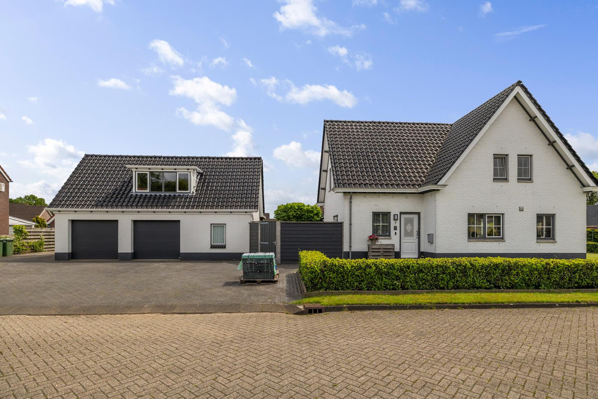 Vrijstaande woning te koop: De Metten 7, Klazienaveen