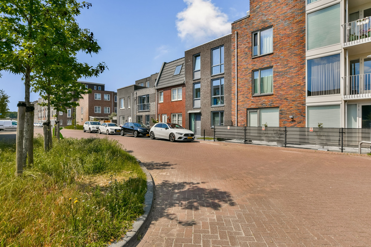 Tussenwoning te koop: Scandinaviëhof 10, Almere