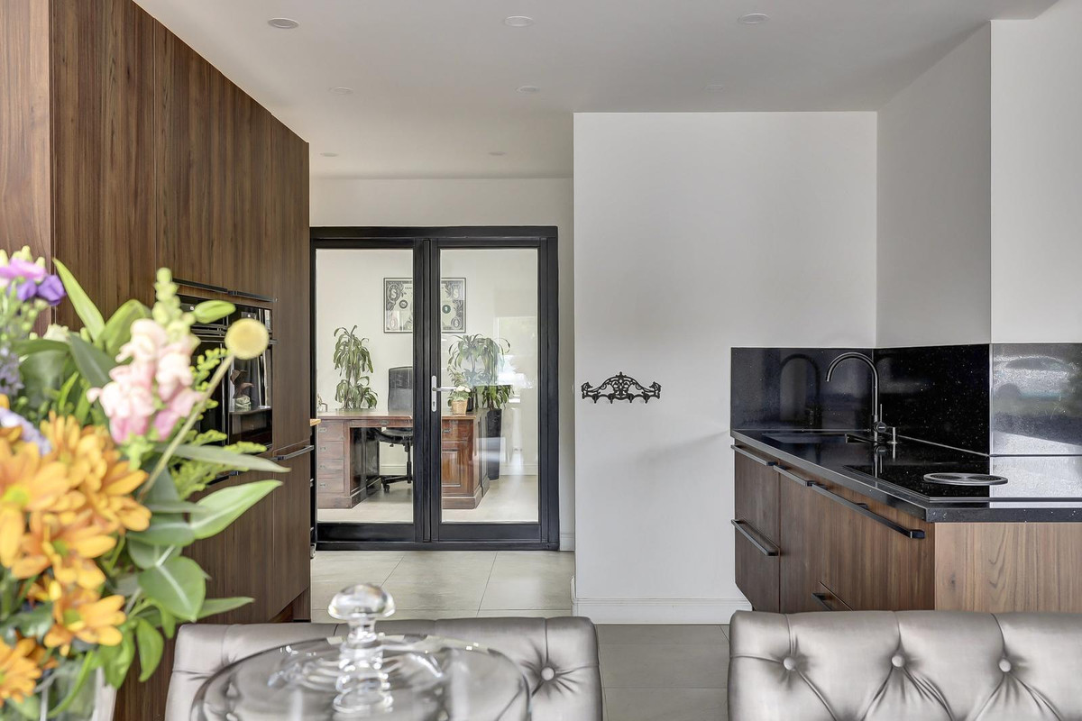 Vrijstaande woning te koop: Pascalweg 124, Rotterdam