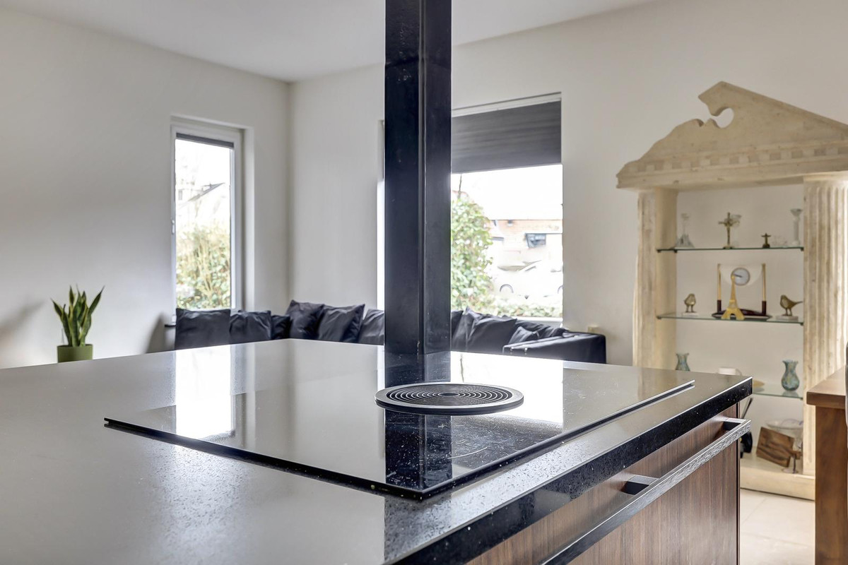 Vrijstaande woning te koop: Pascalweg 124, Rotterdam