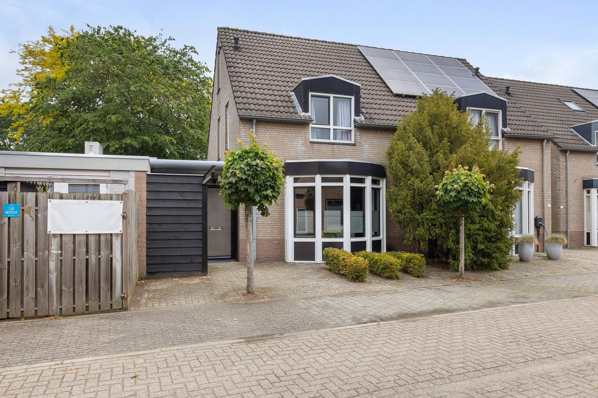 Twee-onder-één-kap te koop: Abt van de Venstraat 28, Heeswijk-Dinther