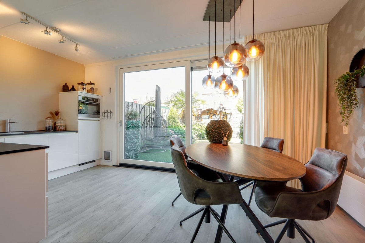 Tussenwoning te koop: Skagerrak 107, Hoofddorp