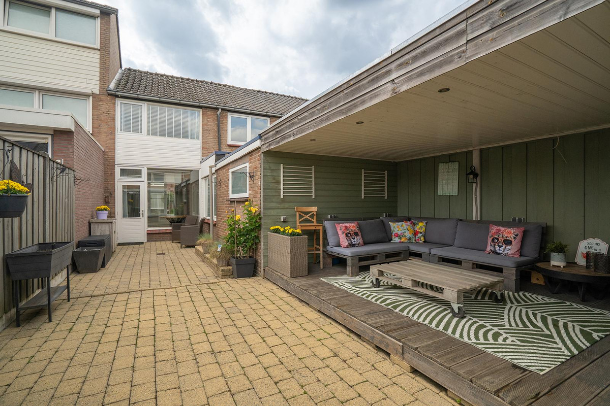 Tussenwoning te koop: Johan Wijnoltsstraat 151, Enschede
