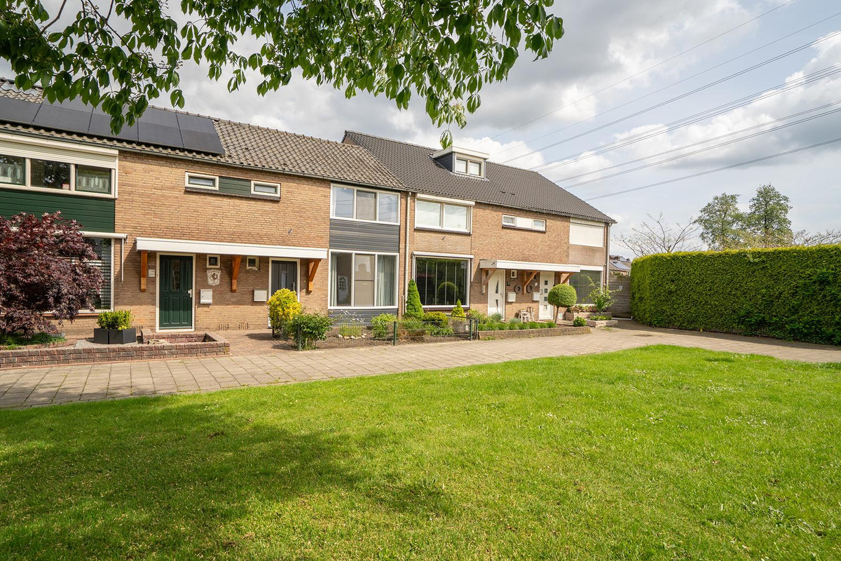 Tussenwoning te koop: Johan Wijnoltsstraat 151, Enschede