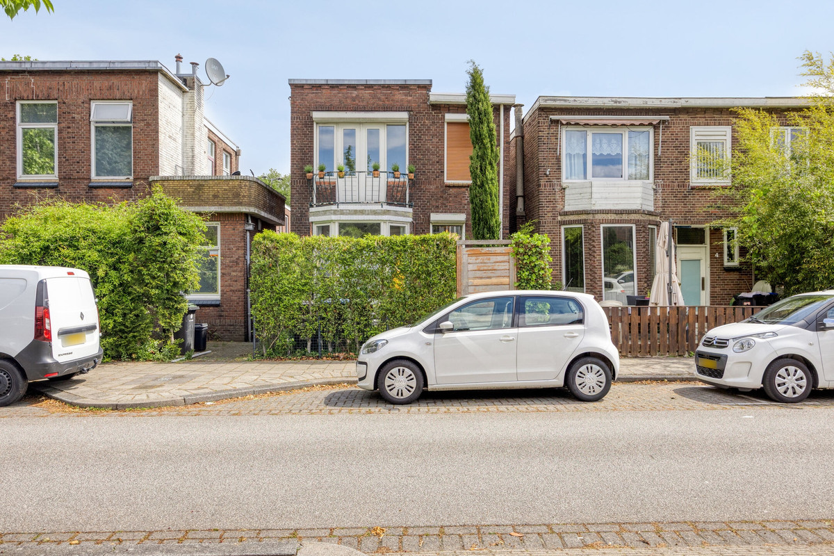 Vrijstaande woning te koop: J.J.A. Goeverneurstraat 2, Dordrecht