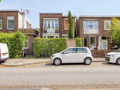 J.J.A. Goeverneurstraat 2