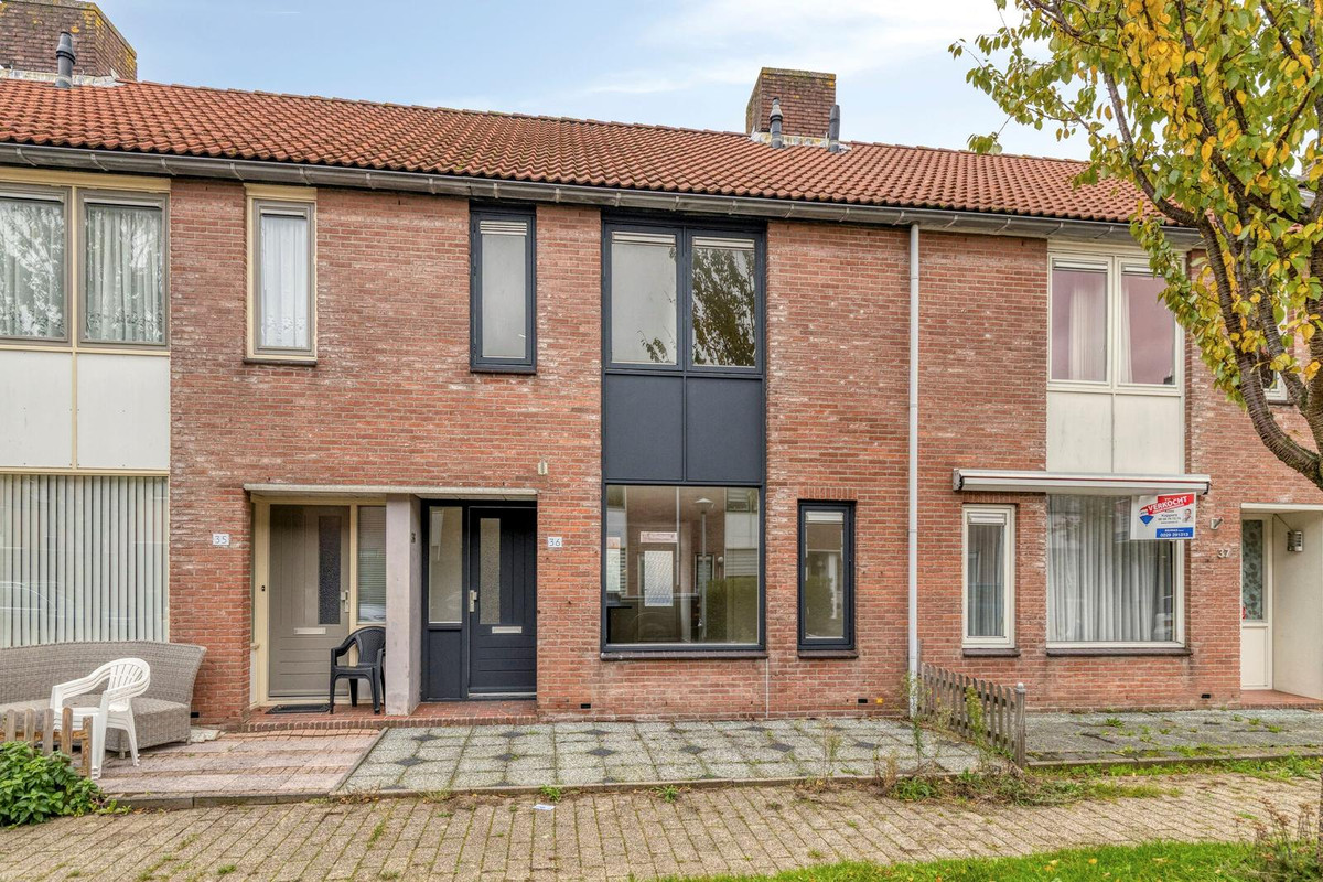Tussenwoning te koop: Koolmees 36, Hoorn