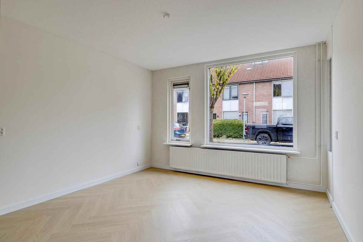 Tussenwoning te koop: Koolmees 36, Hoorn