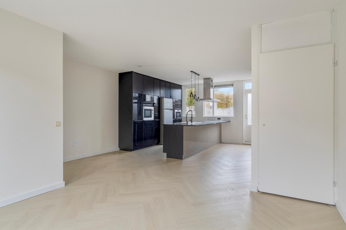 Tussenwoning te koop: Koolmees 36, Hoorn