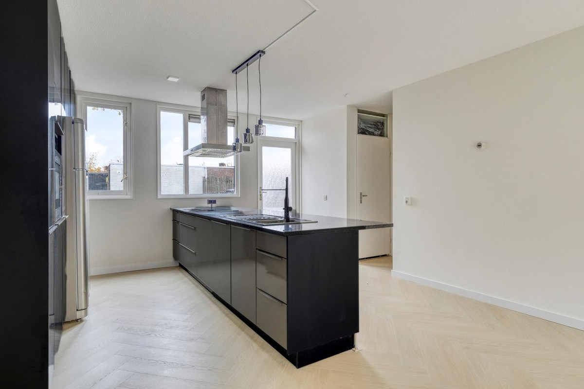 Tussenwoning te koop: Koolmees 36, Hoorn