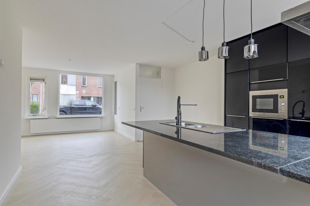 Tussenwoning te koop: Koolmees 36, Hoorn
