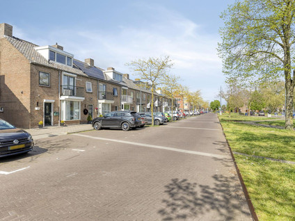 Burgemeesters Godschalxstraat 64