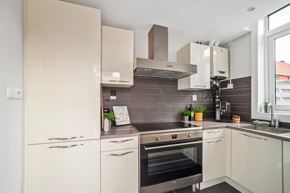 Tussenwoning te koop: Brasserskade 150, Delft