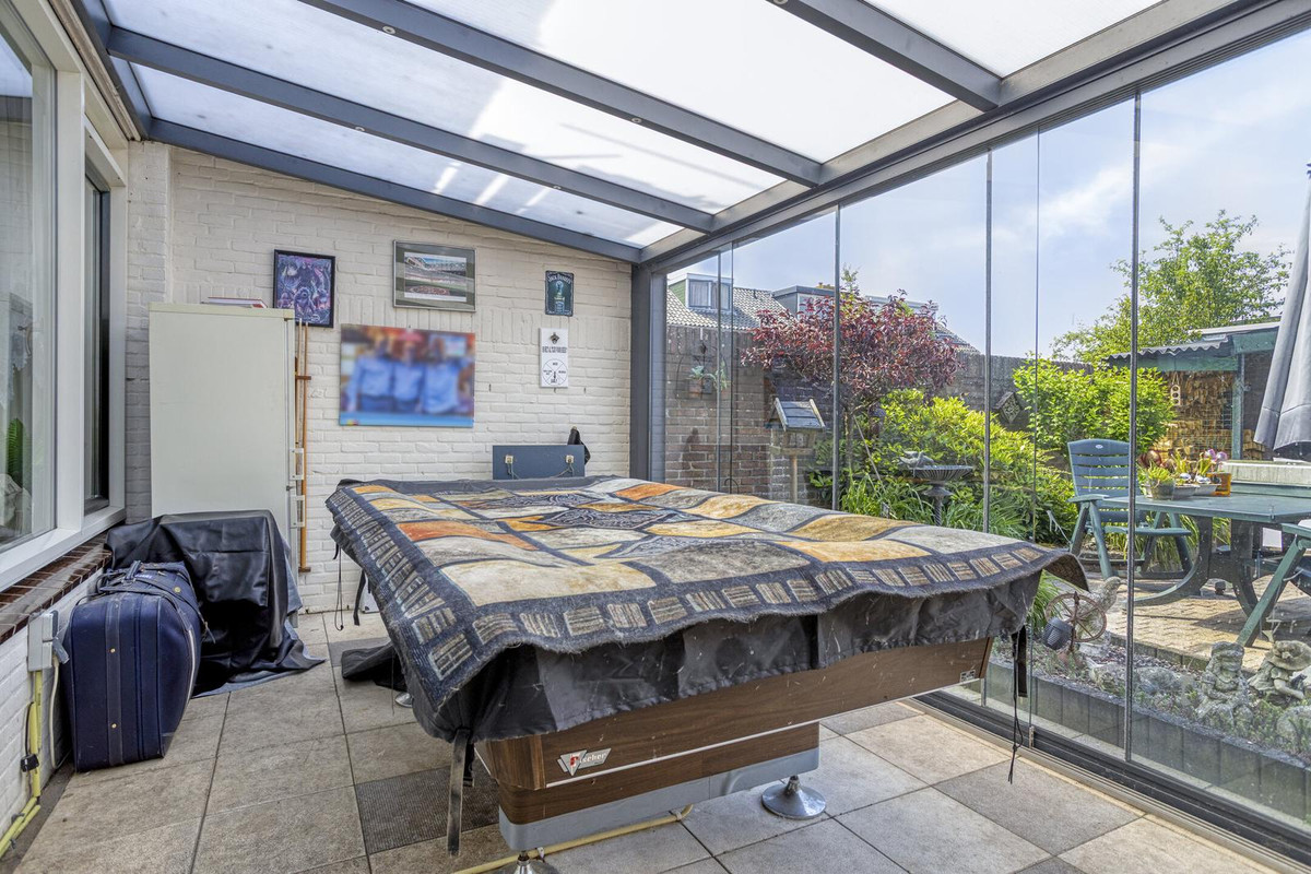 Tussenwoning te koop: Wethouder Jonkersstraat 54, Halsteren