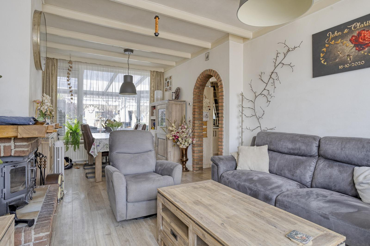 Tussenwoning te koop: Wethouder Jonkersstraat 54, Halsteren