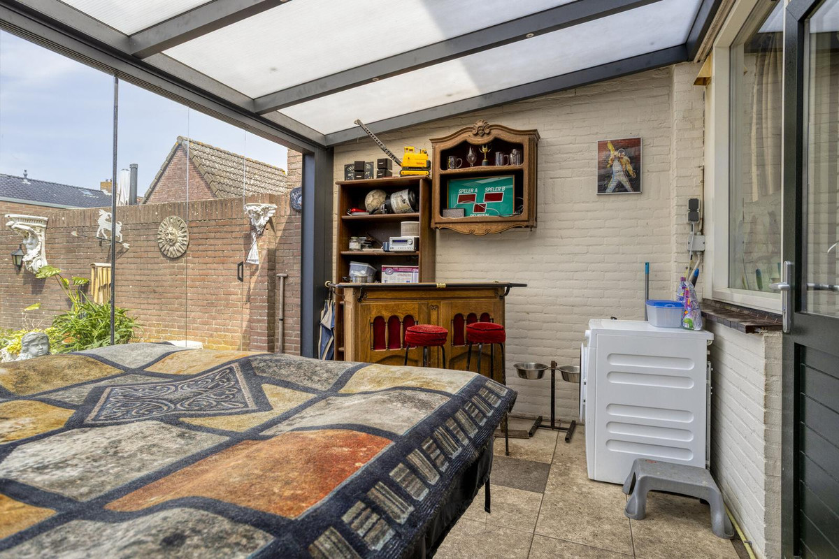 Tussenwoning te koop: Wethouder Jonkersstraat 54, Halsteren