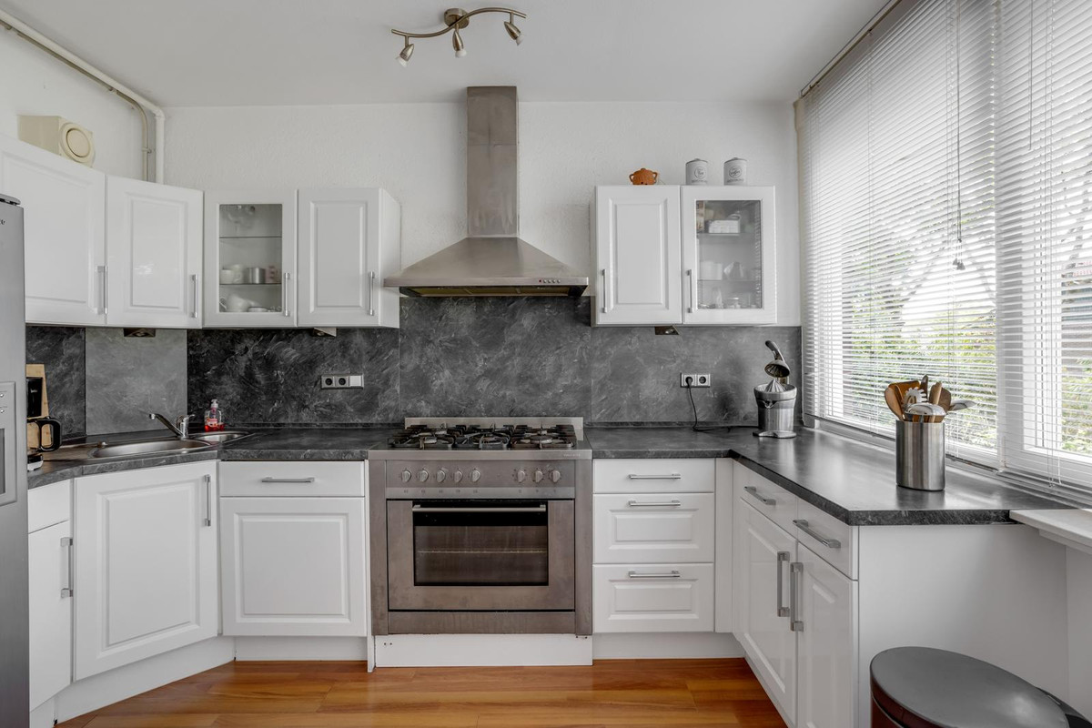 Tussenwoning te koop: Ahuislanden 66, Enschede