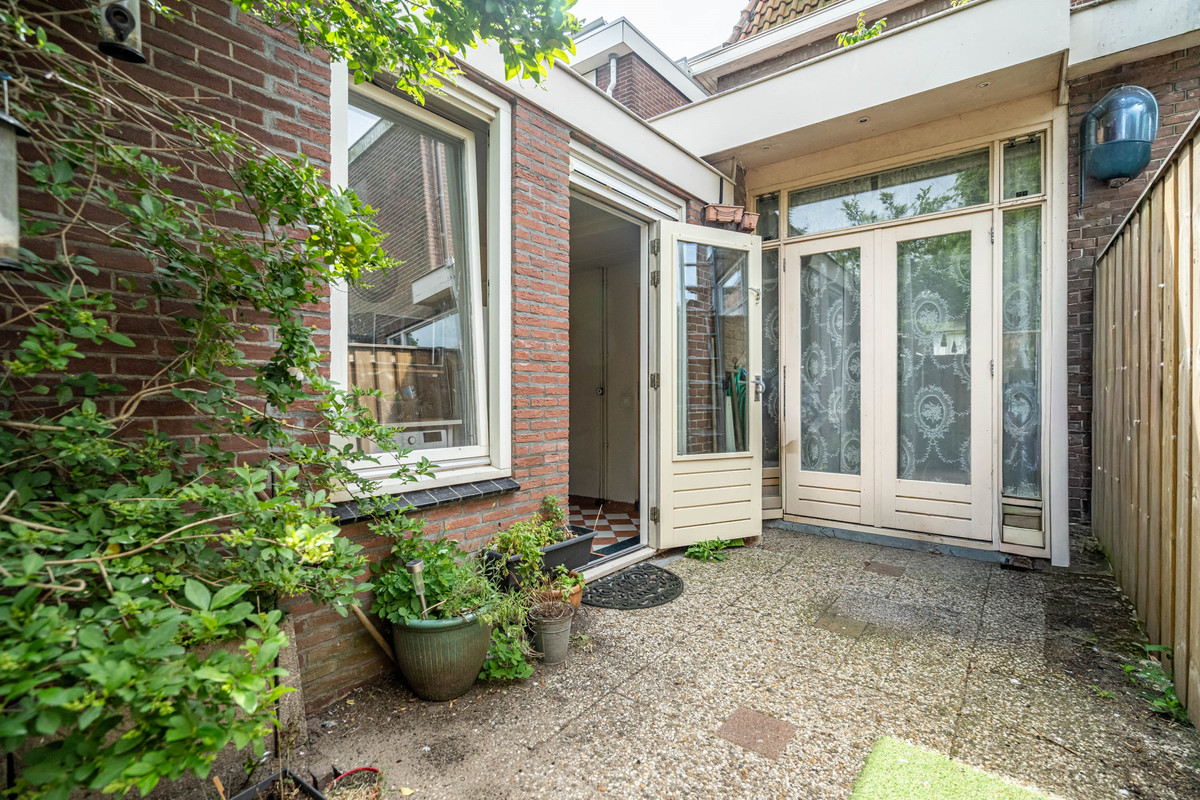 Tussenwoning te koop: Herensingel 18, Leiden