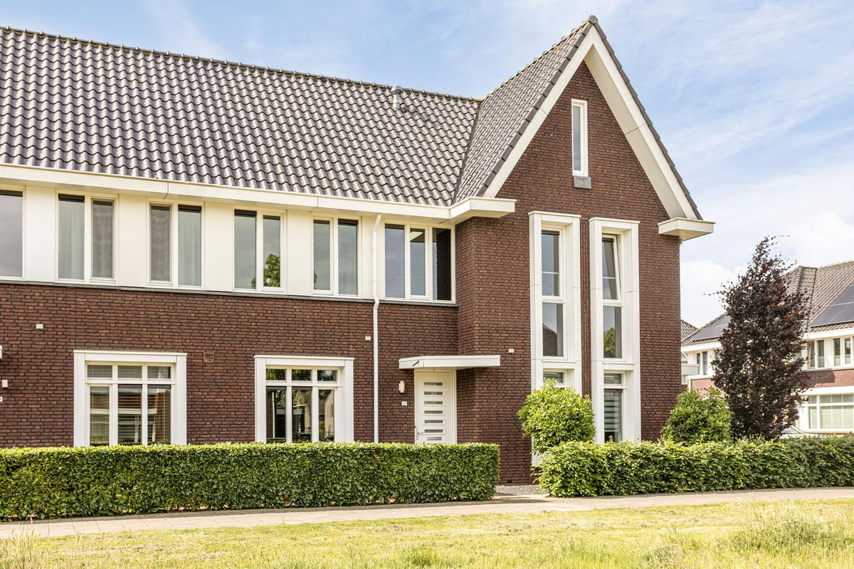 Tussenwoning te koop: Mackenhof 61, Schaijk