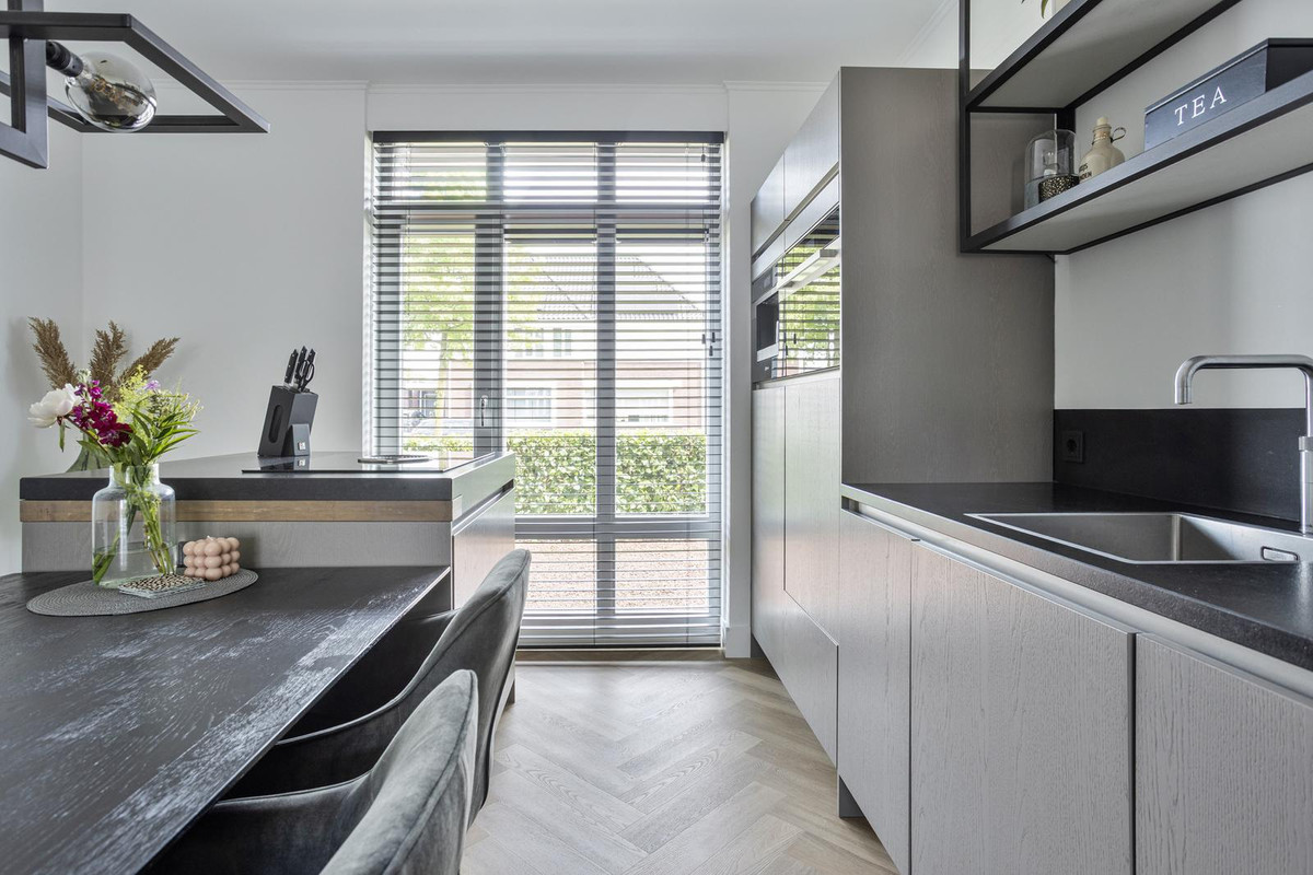 Tussenwoning te koop: Mackenhof 61, Schaijk
