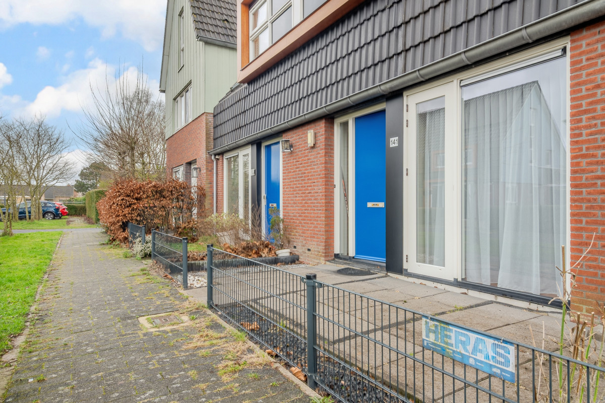 Tussenwoning te koop: Inlaagdijk 141, Zwaag