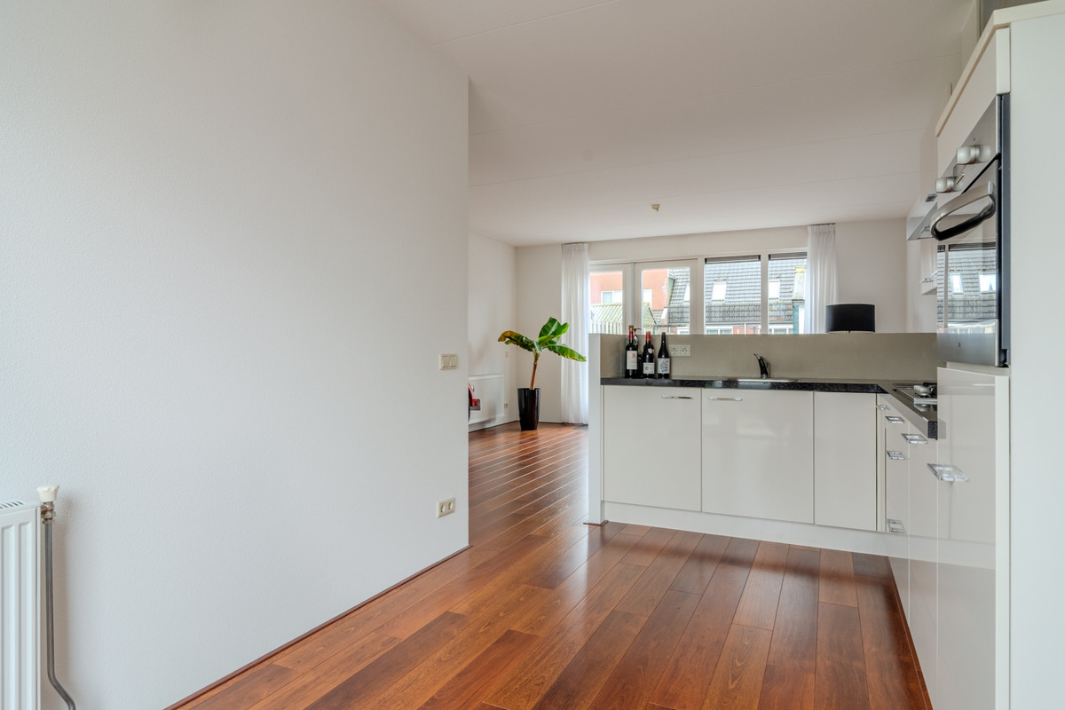 Tussenwoning te koop: Inlaagdijk 141, Zwaag