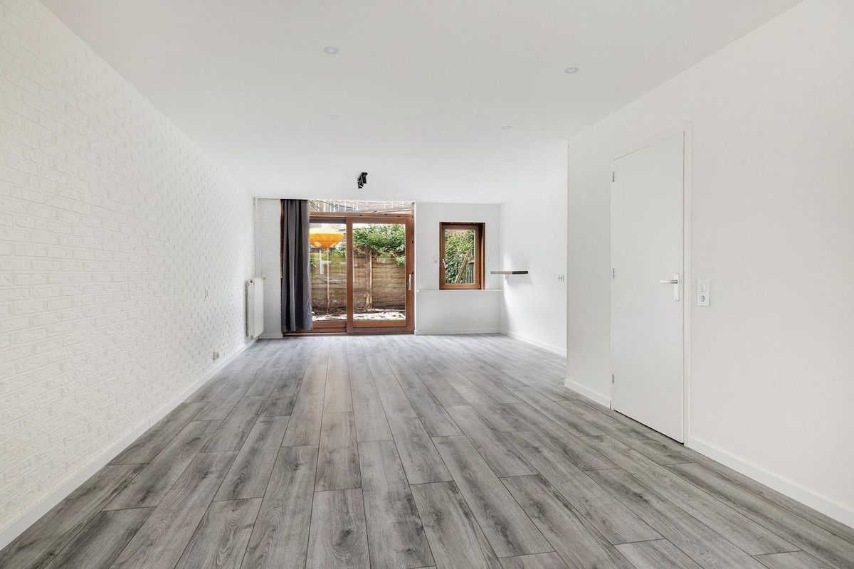 Tussenwoning te koop: Meekrapstraat 33, Rotterdam