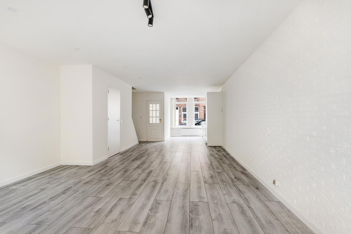 Tussenwoning te koop: Meekrapstraat 33, Rotterdam