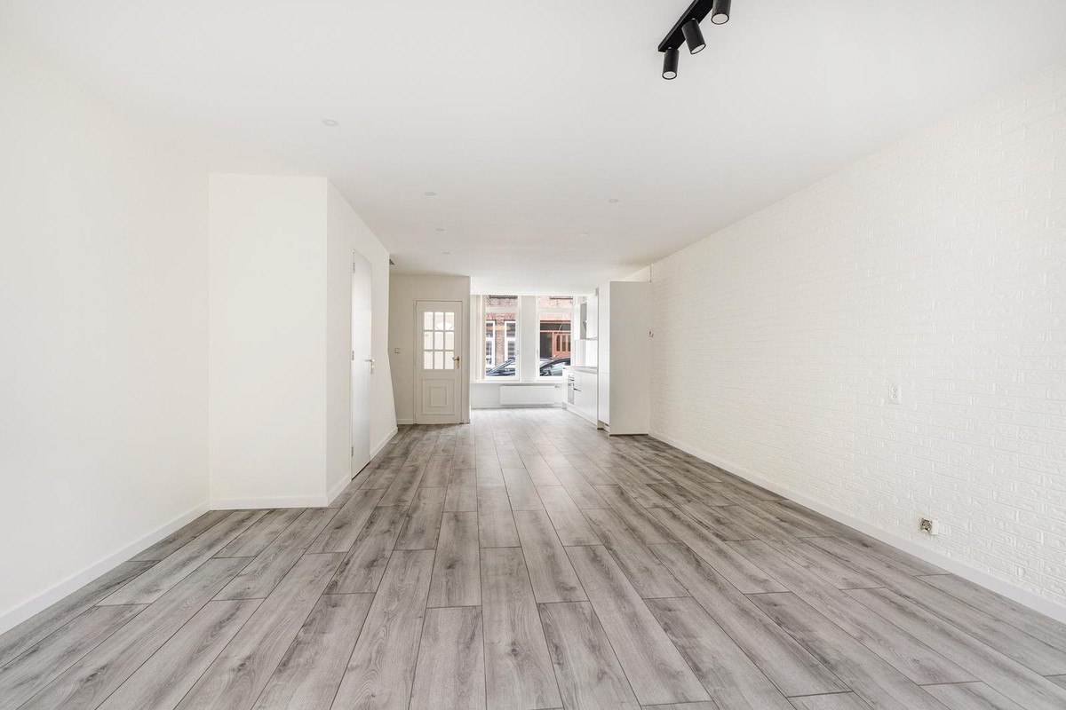 Tussenwoning te koop: Meekrapstraat 33, Rotterdam