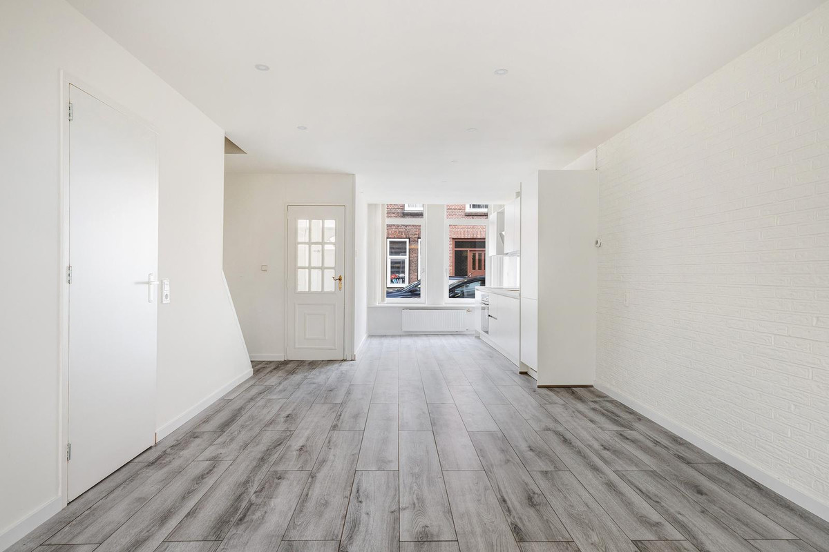 Tussenwoning te koop: Meekrapstraat 33, Rotterdam