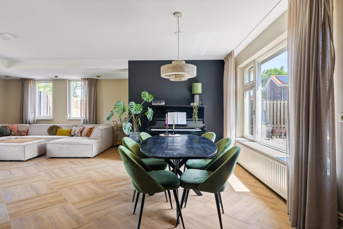 Twee-onder-één-kap te koop: Chrysantenstraat 32, Veghel