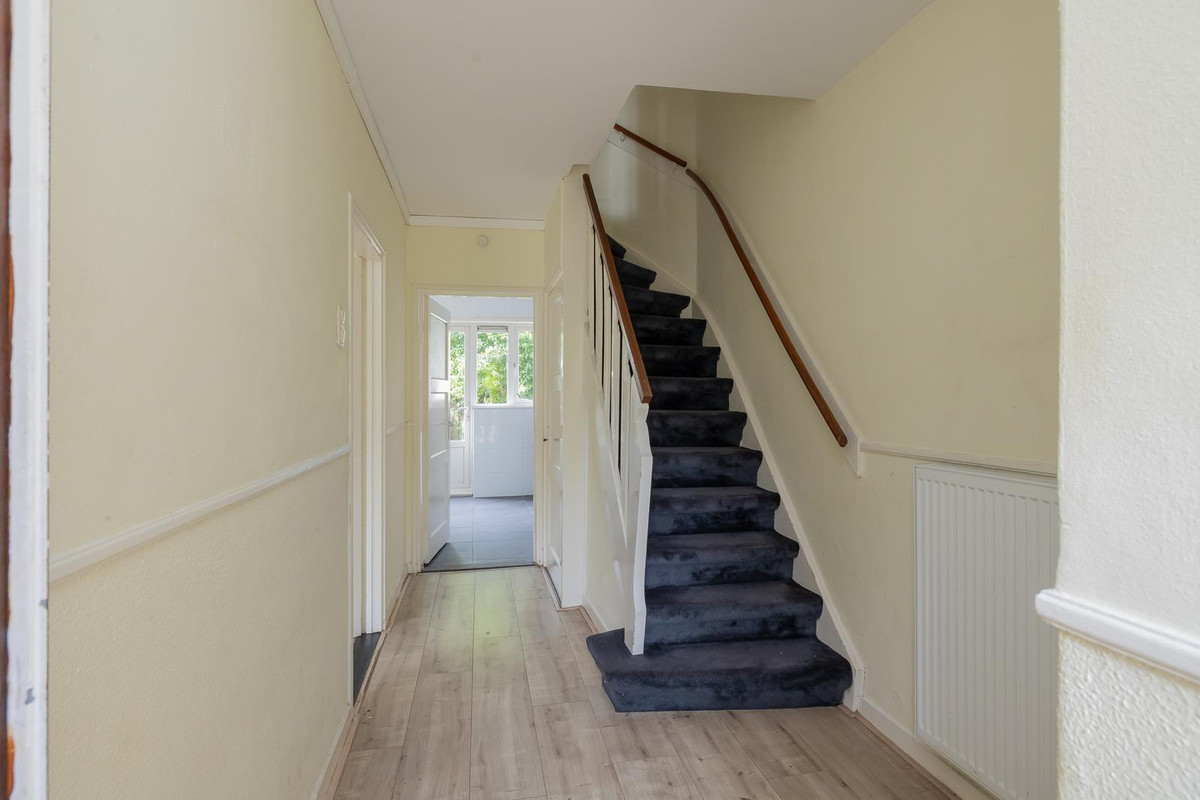 Tussenwoning te koop: Dr. De Visserlaan 20, Amstelveen
