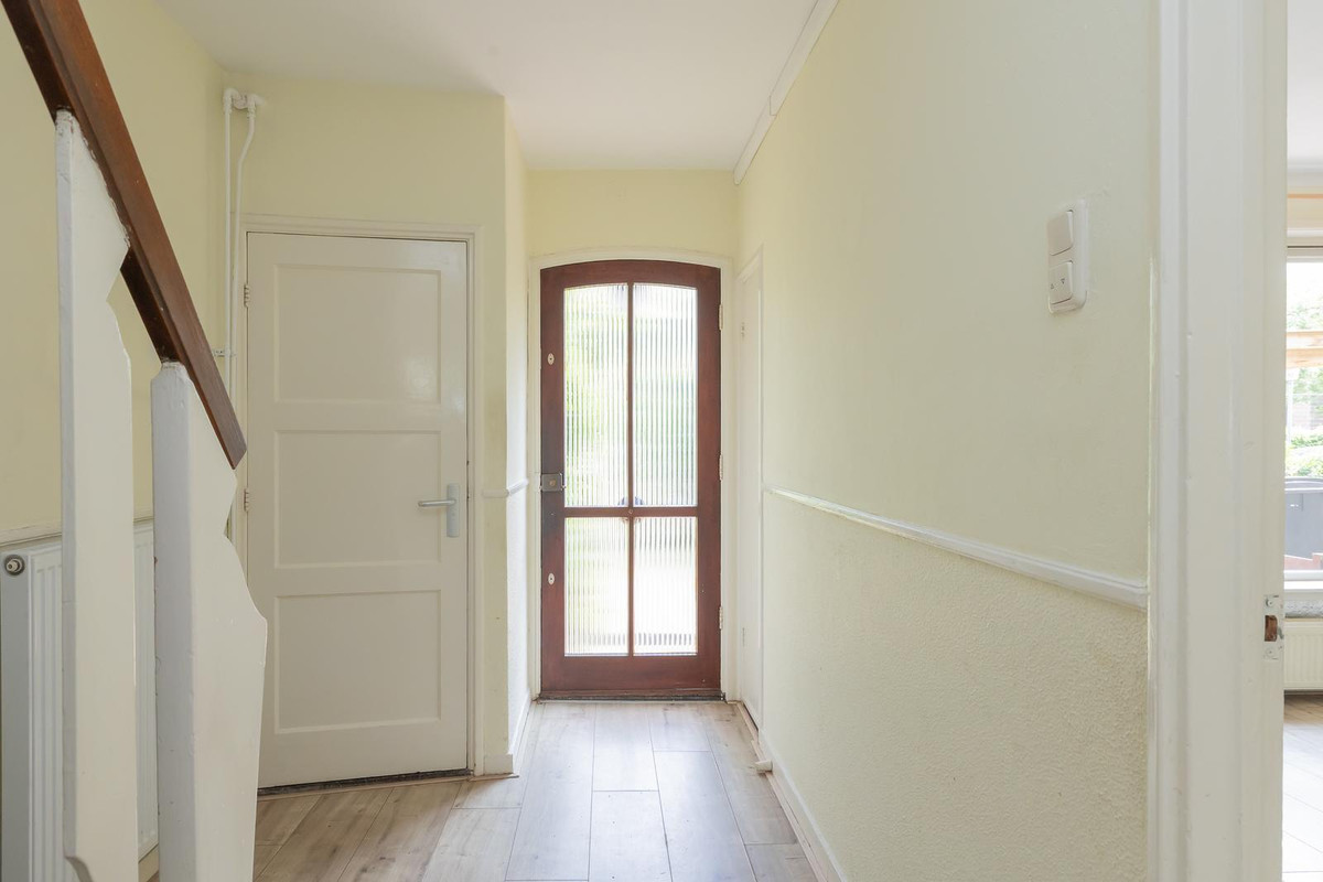 Tussenwoning te koop: Dr. De Visserlaan 20, Amstelveen