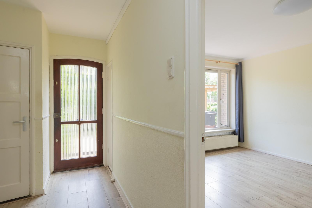 Tussenwoning te koop: Dr. De Visserlaan 20, Amstelveen