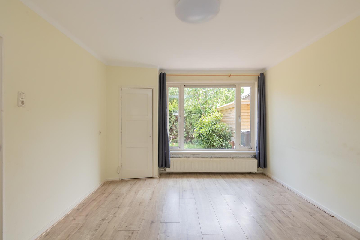 Tussenwoning te koop: Dr. De Visserlaan 20, Amstelveen