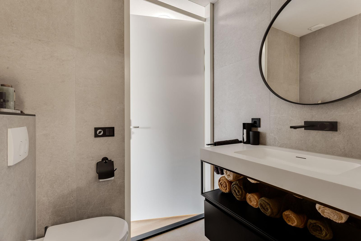 Tussenwoning te koop: Lijsterstraat 232, Enschede