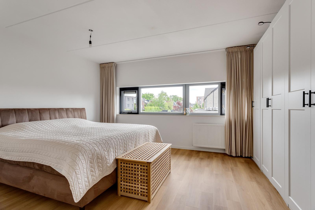 Tussenwoning te koop: Lijsterstraat 232, Enschede