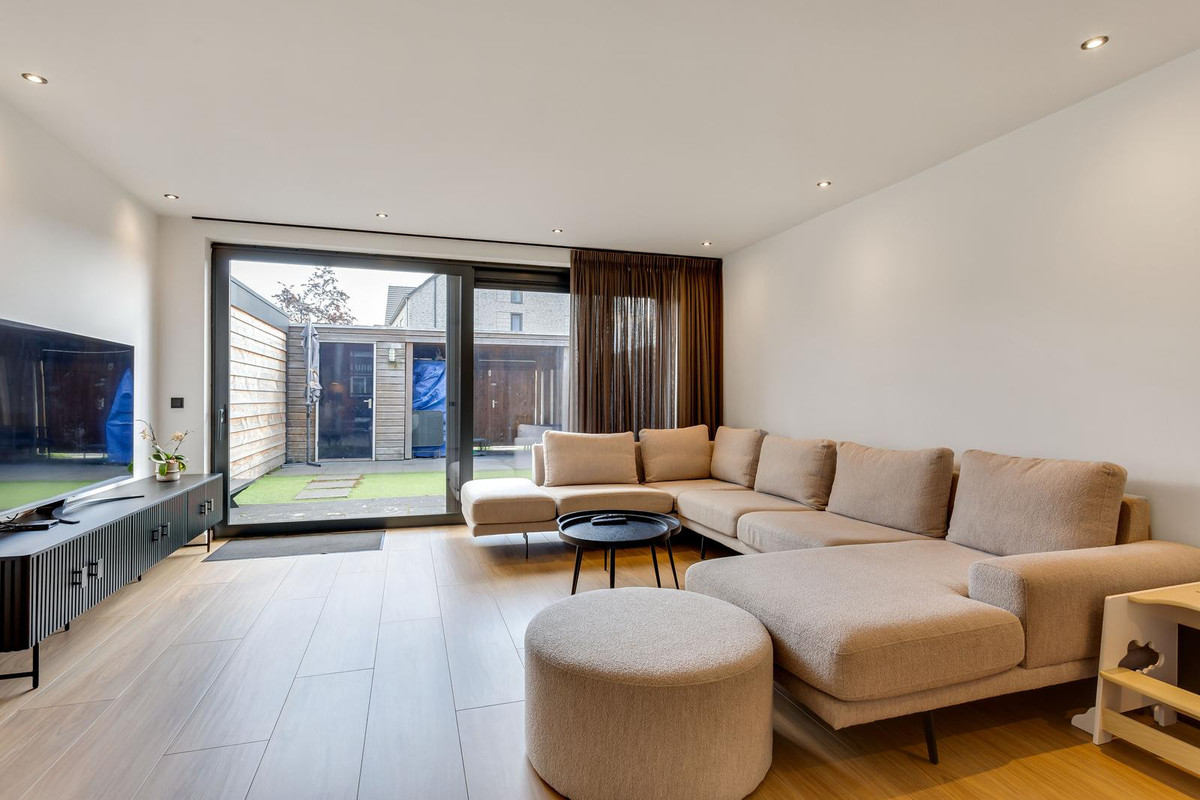 Tussenwoning te koop: Lijsterstraat 232, Enschede