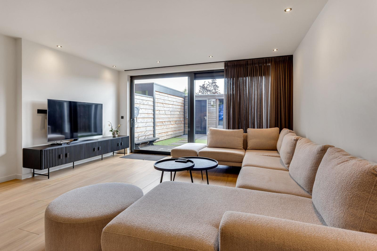 Tussenwoning te koop: Lijsterstraat 232, Enschede